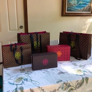 2 large Tory Burch bags, 1 medium and 2 shoe boxes